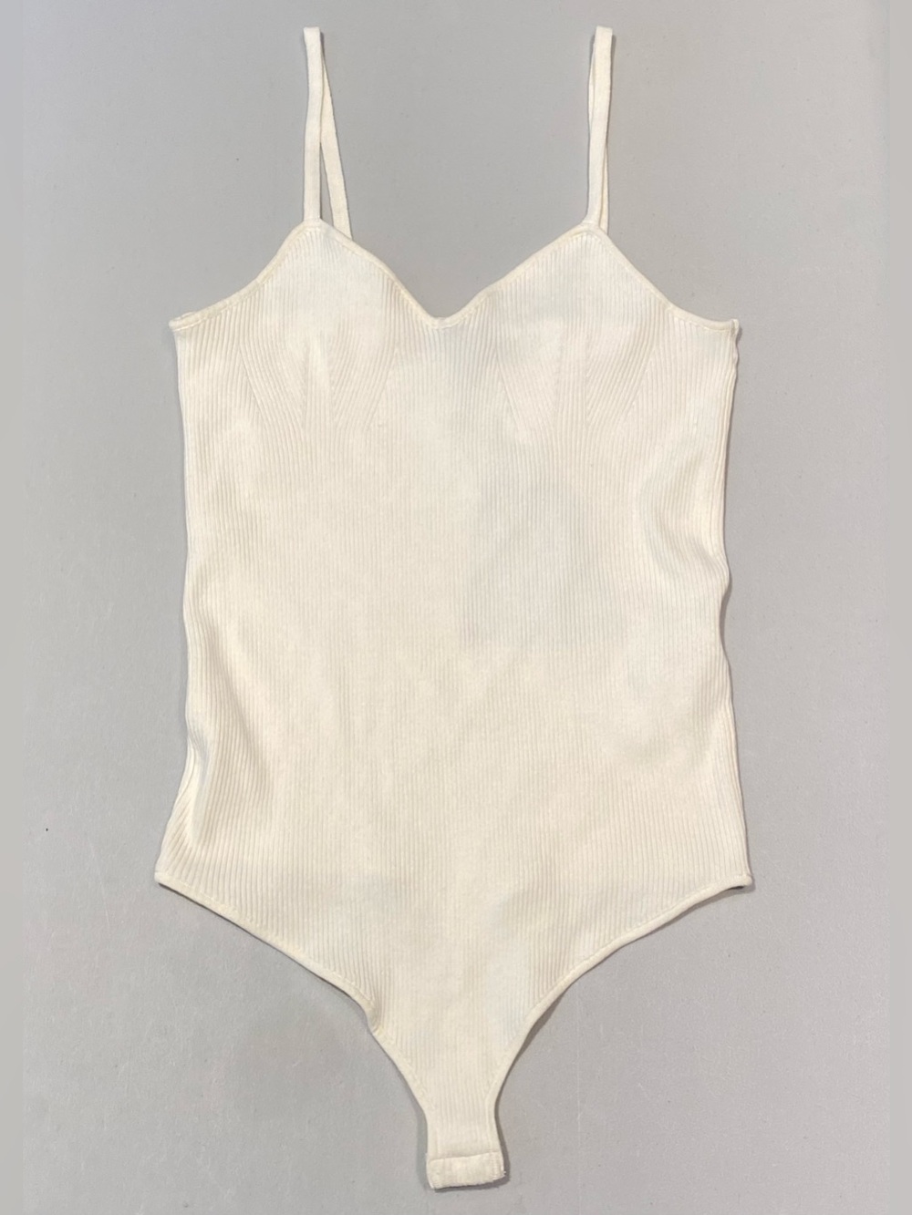 Vero Moda Lonnie Sleeveless V-Neck Tank-Style Bodysuit - Picture 5 of 8